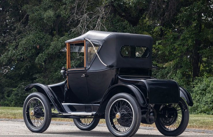 кабриолет Detroit Electric 1917 года