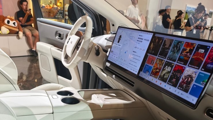 Салон Li Auto i8