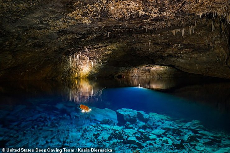 дослідження, печера, підземне озеро