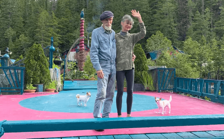 Плавучий острів, побудували острів своїми руками, далеко від суспільства, ближче до природи, живе на плавучому острові, Бухта Свободи