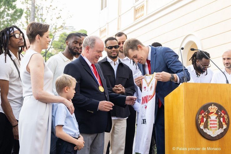 княгиня шарлін, князь альбер, принц жак, монако