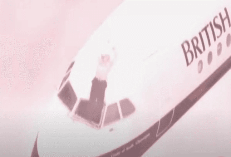 Пилота высосало из кабины, памятная авиакатастрофа, бортпроводник спал пилота, лопнуло стекло, рейс BA5390, сериал об авиакатастрофе