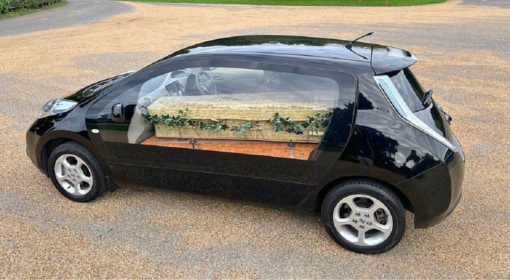 Катафалк Nissan Leaf
