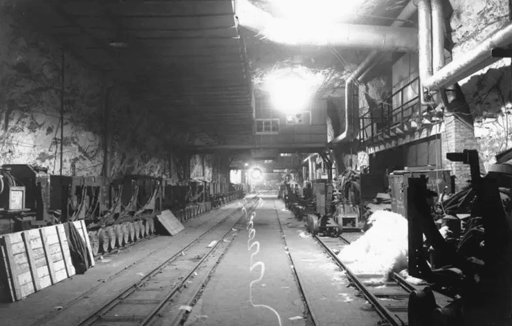 подземный завод Mittelwerk, немецкая ракета V-2, немецкая ракета, ракета V-2, вундерваффе, ретро фото, Фау-2, ракета Фау-2, оружие возмездия, оружие второй мировой, секретное оружие рейха, ракета третьего рейха, баллистическая ракета, история оружия