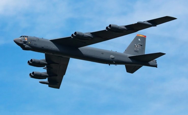 бомбардировщик B-52, бомбардировщик B-52J, Стратегический бомбардировщик, Boeing B-52J