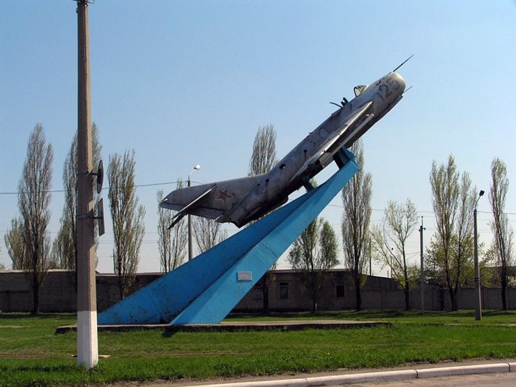 МиГ-17, памятник, бахмут, подрыв, истребитель, советский самолет, советский памятник