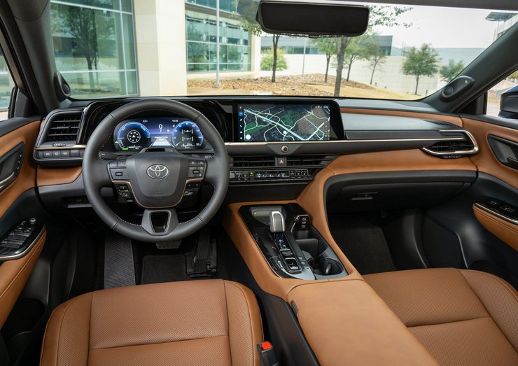 Toyota Crown Signia, новая салон Toyota Crown Signia, Toyota Crown, новая Toyota Crown, новая Toyota Crown, кроссовер Toyota