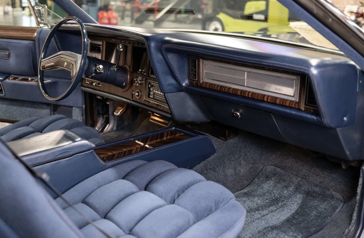 Салон Линкольн Континенталь