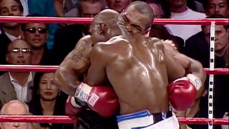 Майк Тайсон, Тайсон, Тайсон відкусив вухо, Тайсон вухо, Евандер Холіфілд, Холіфілд, Холіфілд Тайсон