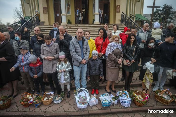 Пасха, Карантин, Правоохранители, Безопасная дистанция, Защитная маска