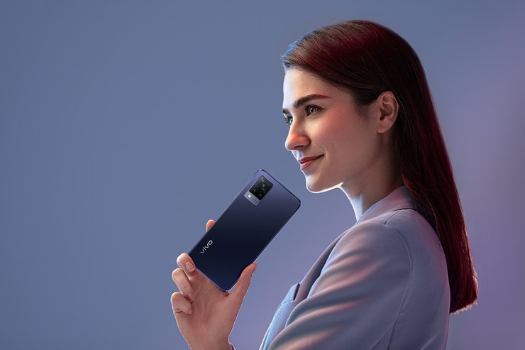смартфон, vivo V21, vivo, подарунок, новий рік, гаджет у подарунок