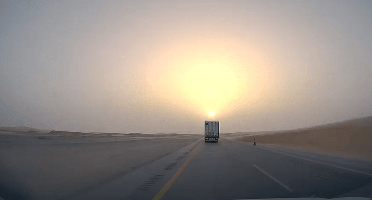 Найдовша пряма дорога, шосе в Саудівській Аравії, довга дорога, магістраль для короля, дорога в пустелі