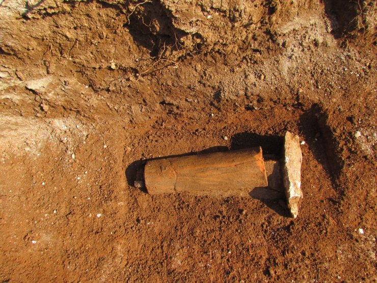 Некрополь розташовувався вздовж стародавньої дороги