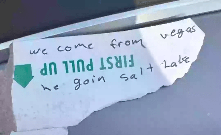 Записка, викрадена дівчина, жінка врятувала життя, допомогла врятувати життя, записка від незнайомки, тривожна записка, викрадення жінки,