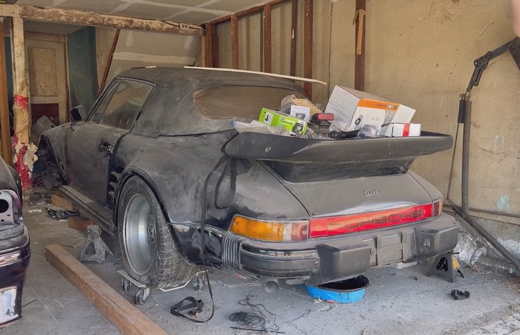 брошенный Porsche 911