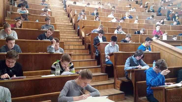 повестка для студента, мобилизация студенты вузов, как получить отсрочку от мобилизации, право на отсрочку от мобилизации, могут ли вручить повестку студенту, какие документы брать в военкомат студенту