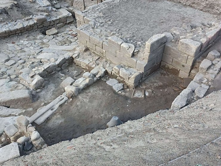 раскопки, руины, древний город, находка, Абакайнон, украшения, монеты, рим