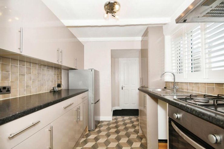 Дом без входной двери, дом, жилье, недвижимость, купить дом, продажа недвижимости, дом без двери, необычный дом, планировка дома