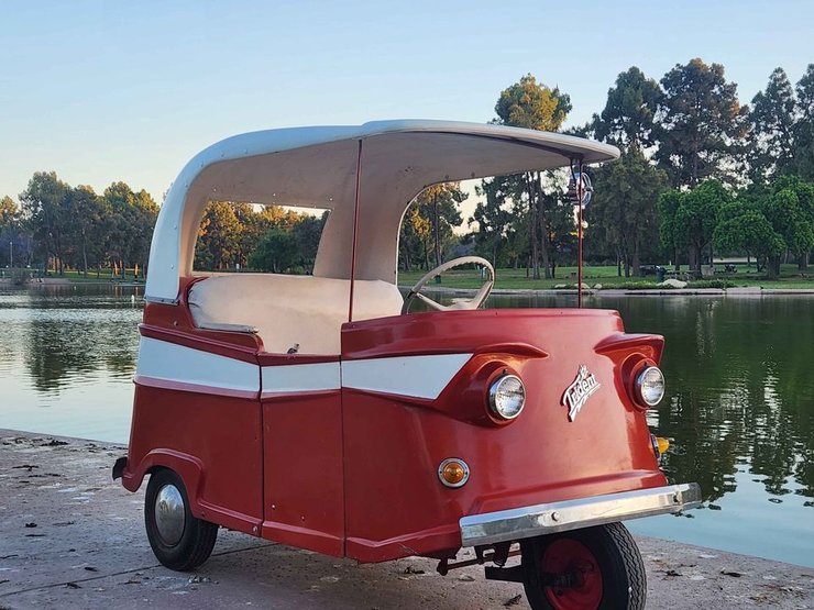 Taylor-Dunn Trident, старинный электромобиль, американский электромобиль