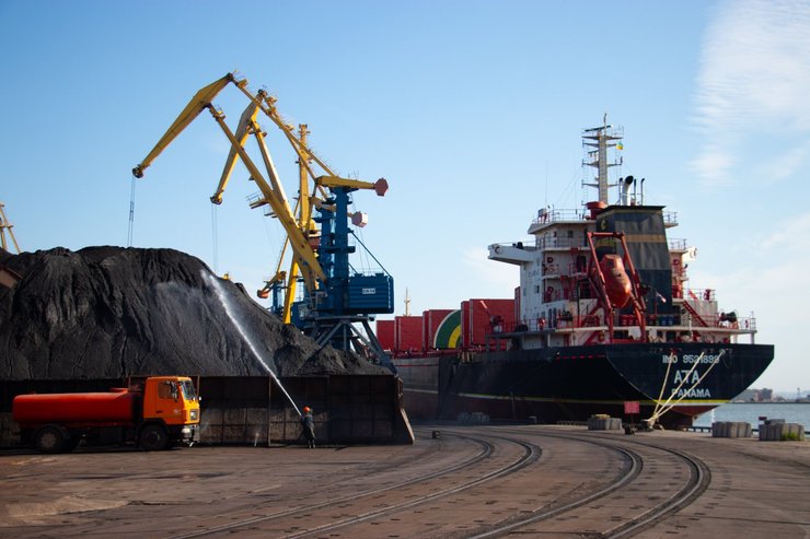 Уголь из США привозили на судах "Панамакс"