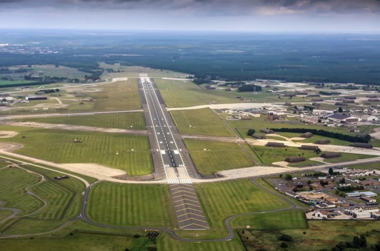 авіабаза у Великій Британії