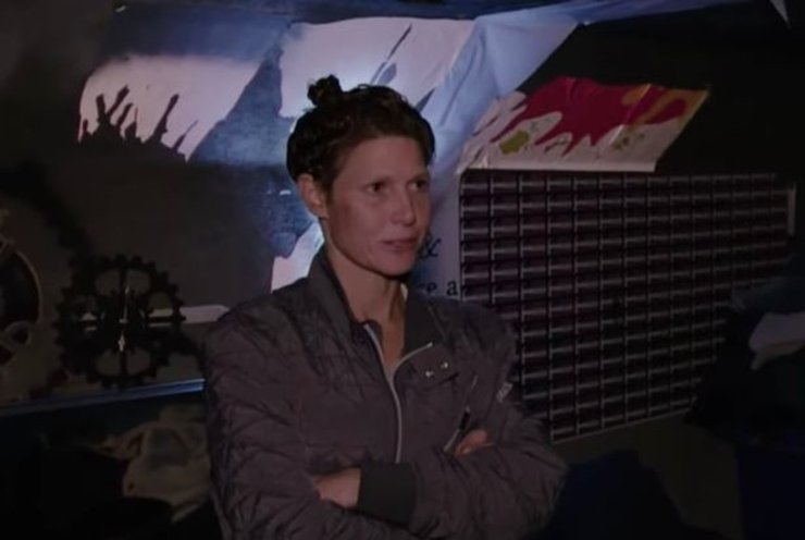 Колишня порнозірка, актриса фільмів для дорослих, пішла жити під землю, життя в тунелі, Дженні Лі