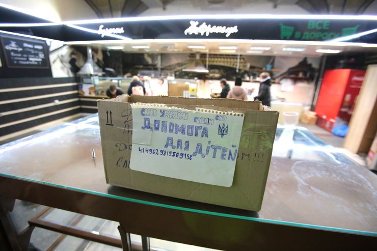 волонтеры, эвакуация, помощь беженцам