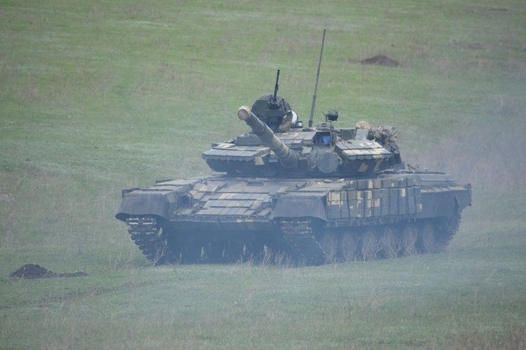 танки на полигоне