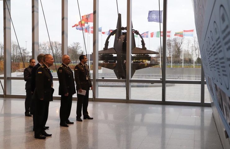 хомчак, брюссель, нато, комитет