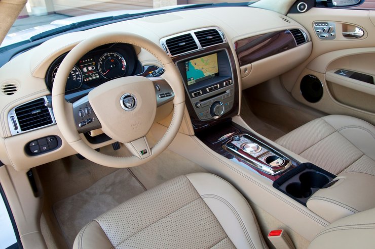 салон jaguar xkr