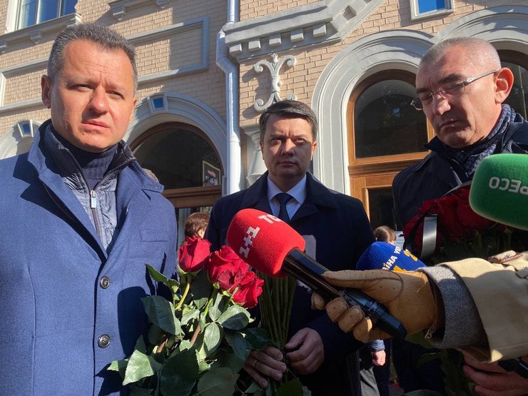 Батенко, Разумков, похороны антона полякова, похороны полякова