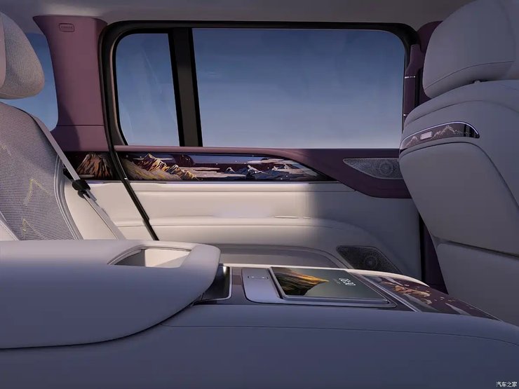 Салон BYD Yangwang U8L
