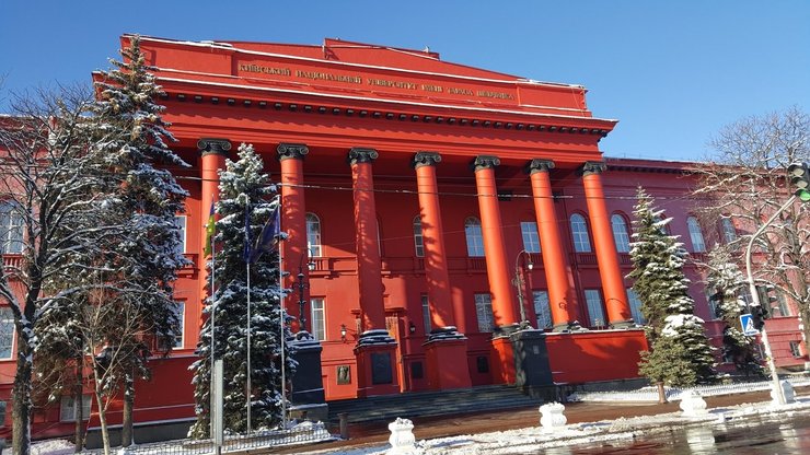 Проректори ЗВО не коментували секс-скандал з Бугровим