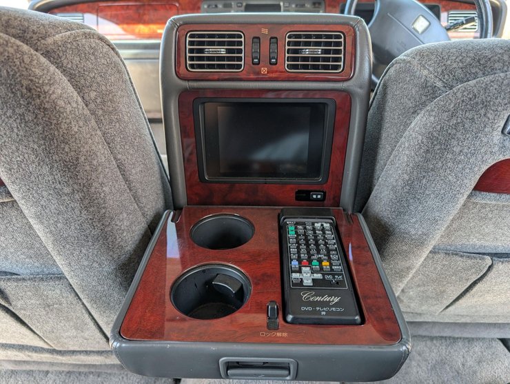 телевизор в авто, Toyota Century, Toyota Century 1999, седан Toyota, Toyota Century 1999, седан Toyota