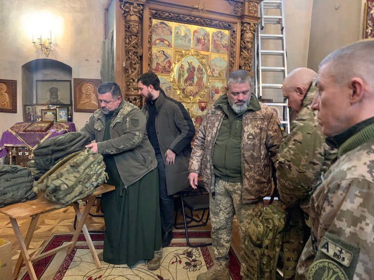 передача гуманитарной помощи, упц, церковь, ВСУ