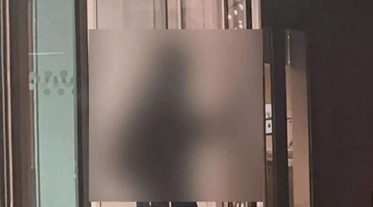 Кадры внешнего наблюдения за клиентом