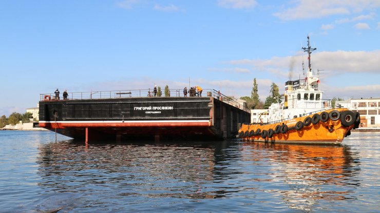 Плавкран должны были отправить в Северодвинск для достройки