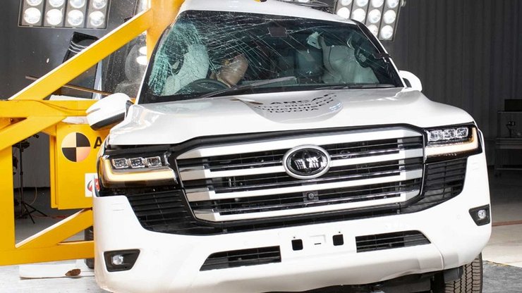 Toyota Land Cruiser 300, краш-тест Toyota Land Cruiser 300, краш-тест Toyota Land Cruiser, новый Toyota Land Cruiser