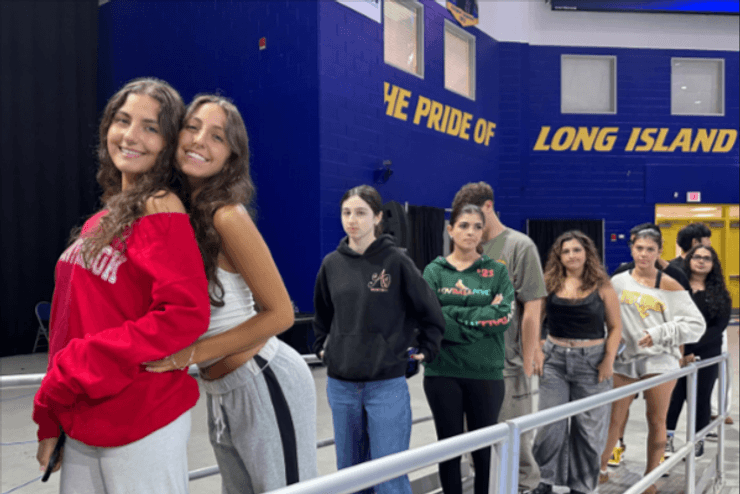 Близнецы готовятся к собственному выпускному