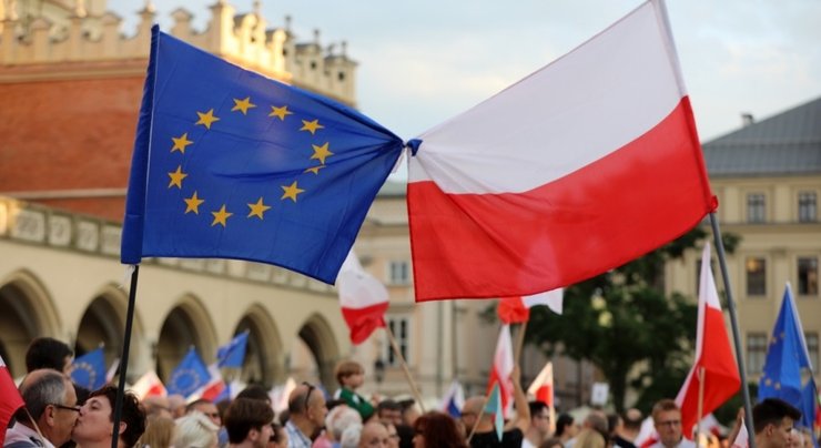 Польща заявила про обмеження імпорту агропродукції з України. Угорщина та Словаччина ухвалили аналогічні рішення.