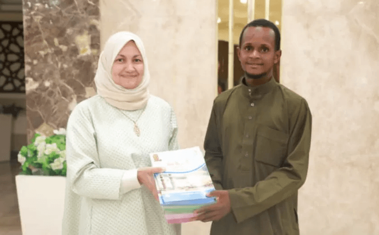 Проехал на велосипеде через Африку, стунент, декан, приняли в университет, престижный египетский университет