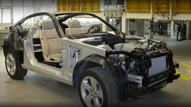 Двухдверное кросс-купе было не макетом, а полноценным ходовым прототипом