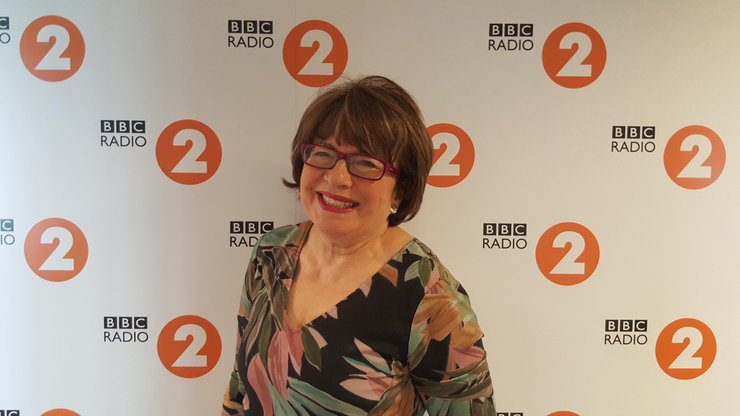 Анжела Левин, эксперт, монархия