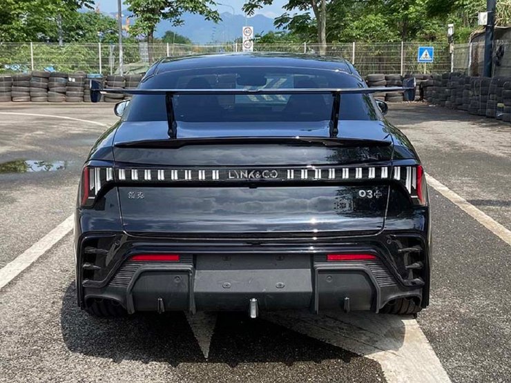 Lynk & Co 03++