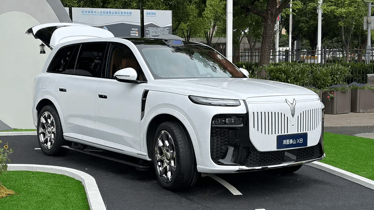 Voyah Taishan X8 — китайцы официально представили новый внедорожник