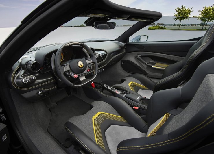 салон Ferrari HC25