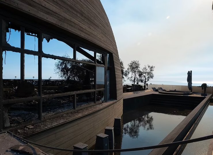 серіал спадкоємці згорів особняк, згорів голлівудський особняк, згорів особняк за 125 мільйонів доларів