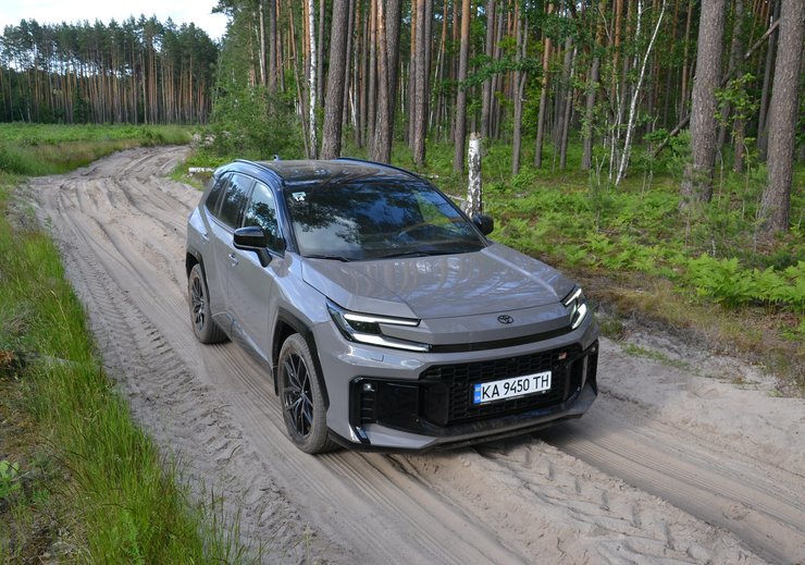 кросовер Toyota RAV4