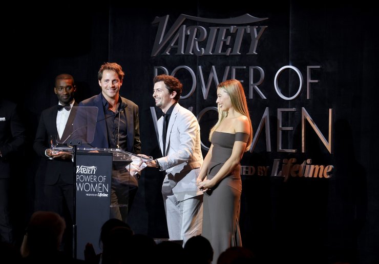 Джозі Макнамара, Марго Роббі та Том Акерлі