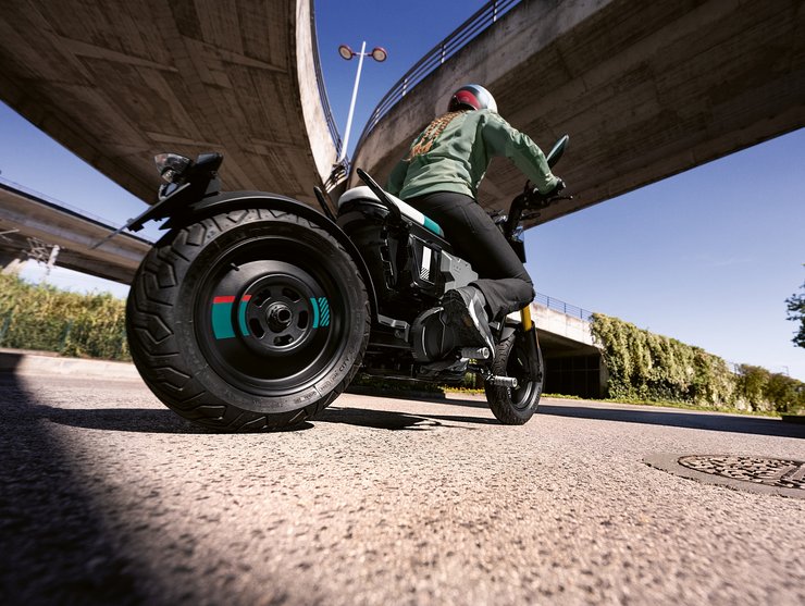 BMW CE 02, новый BMW CE 02, мотоцикл BMW, электромотоцикл BMW